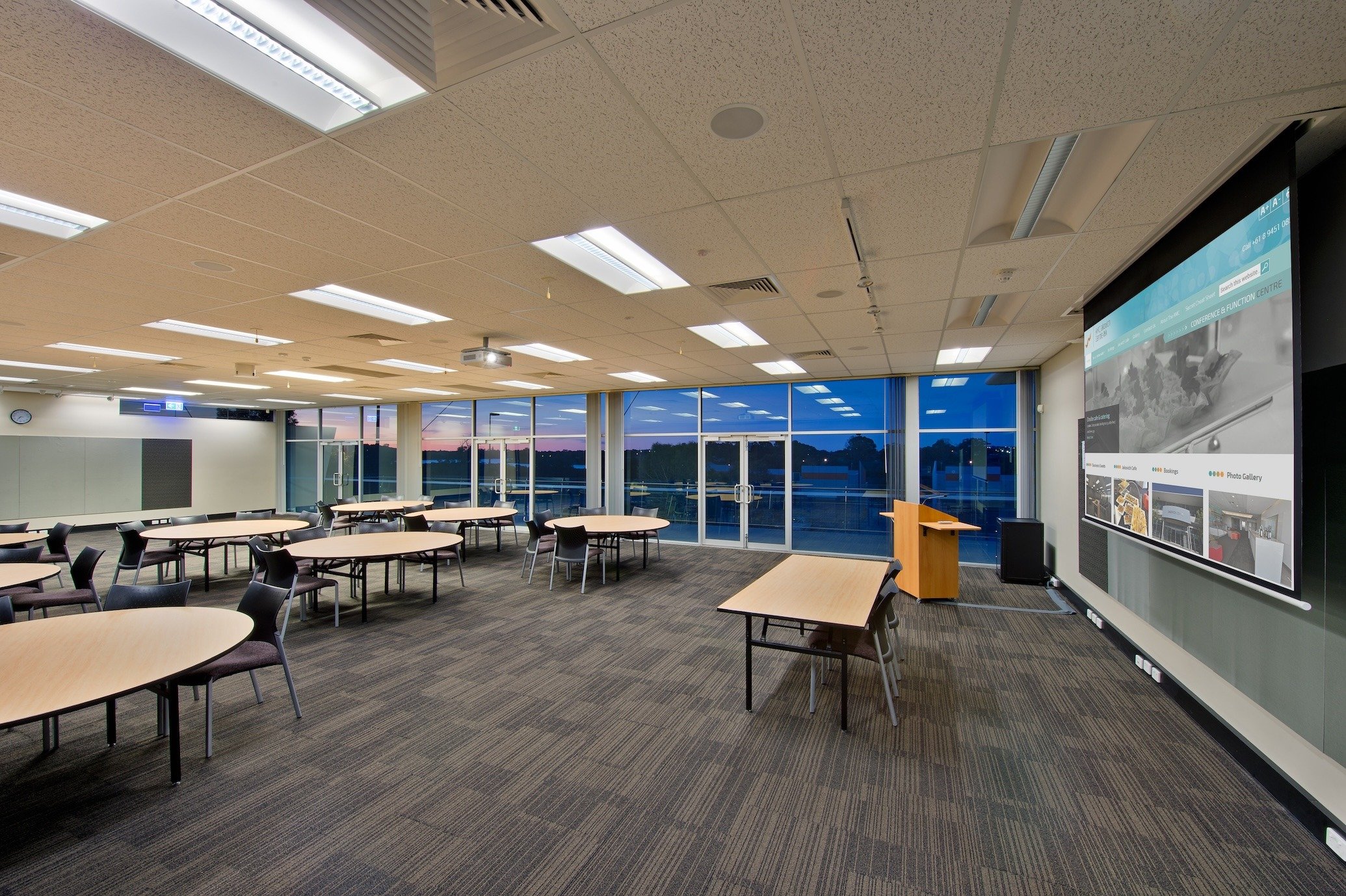 AMC JAKOVICH CENTRE 4